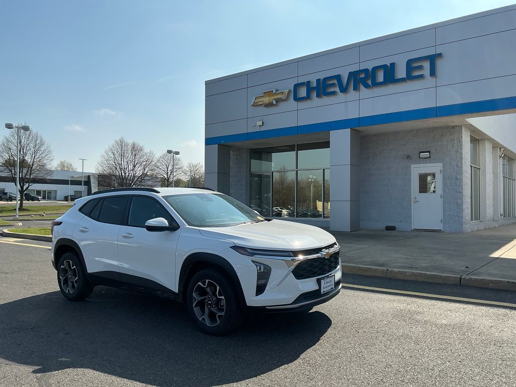 used 2025 Chevrolet Trax car, priced at $23,457