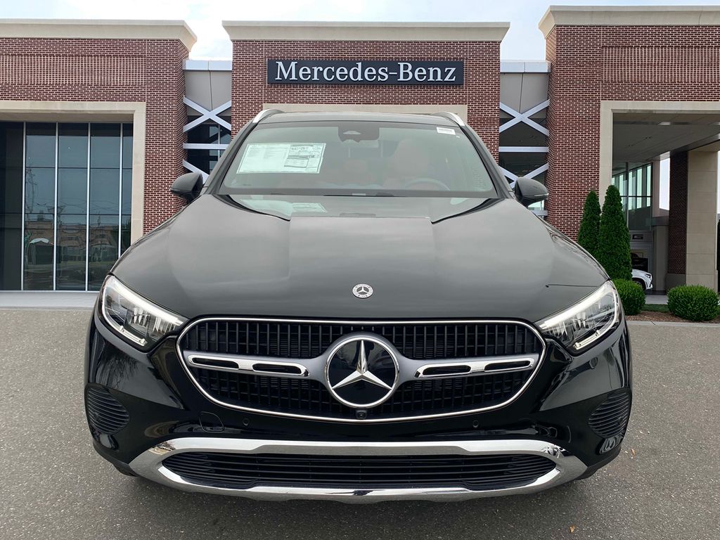 2025 Mercedes-Benz GLC 350 2