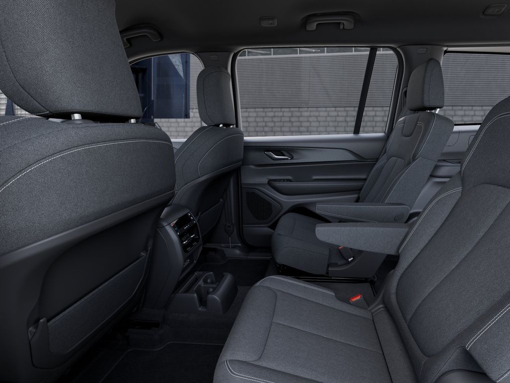 New 2026 Diamond Black Crystal Pearlcoat Jeep Laredo image 22