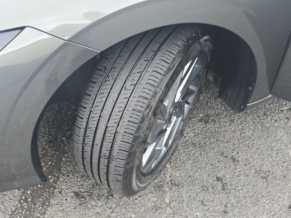 Used 2024 Hyundai Elantra Sedan