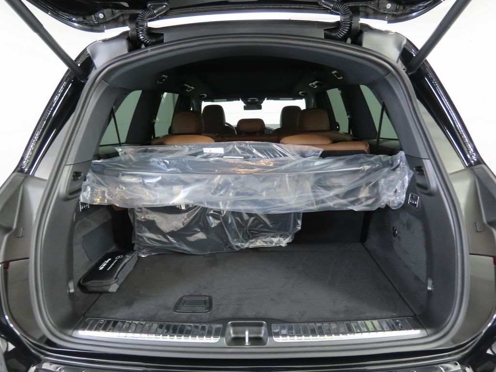 Thumbnail: 2026 Mercedes-Benz GLS - 29