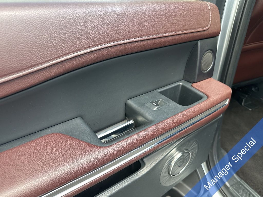 2022 Ford Expedition Max Limited photo