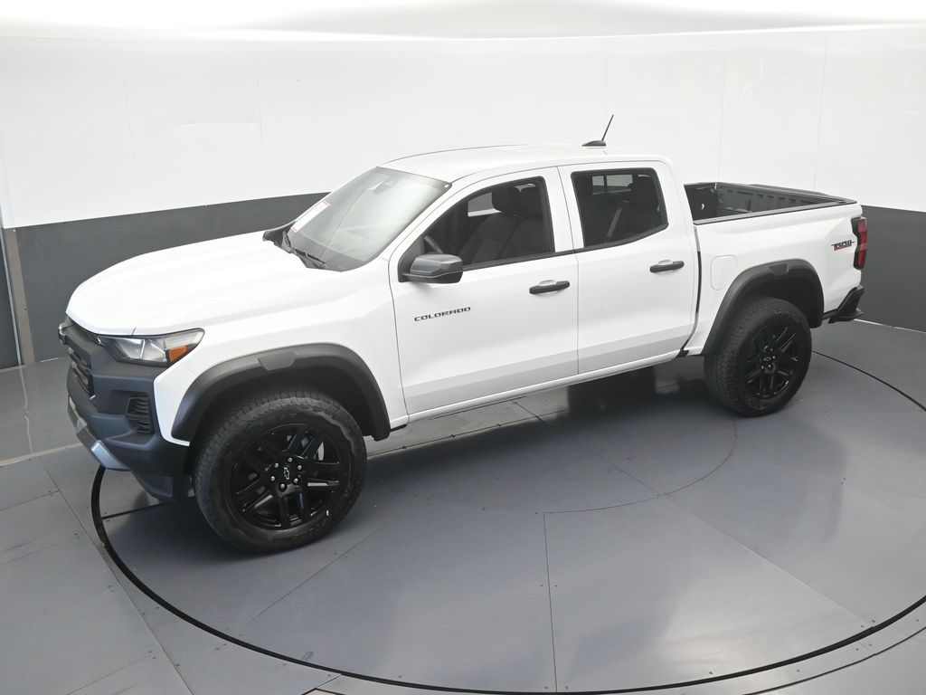 Used 2025 Summit White Chevrolet Trail Boss image 41