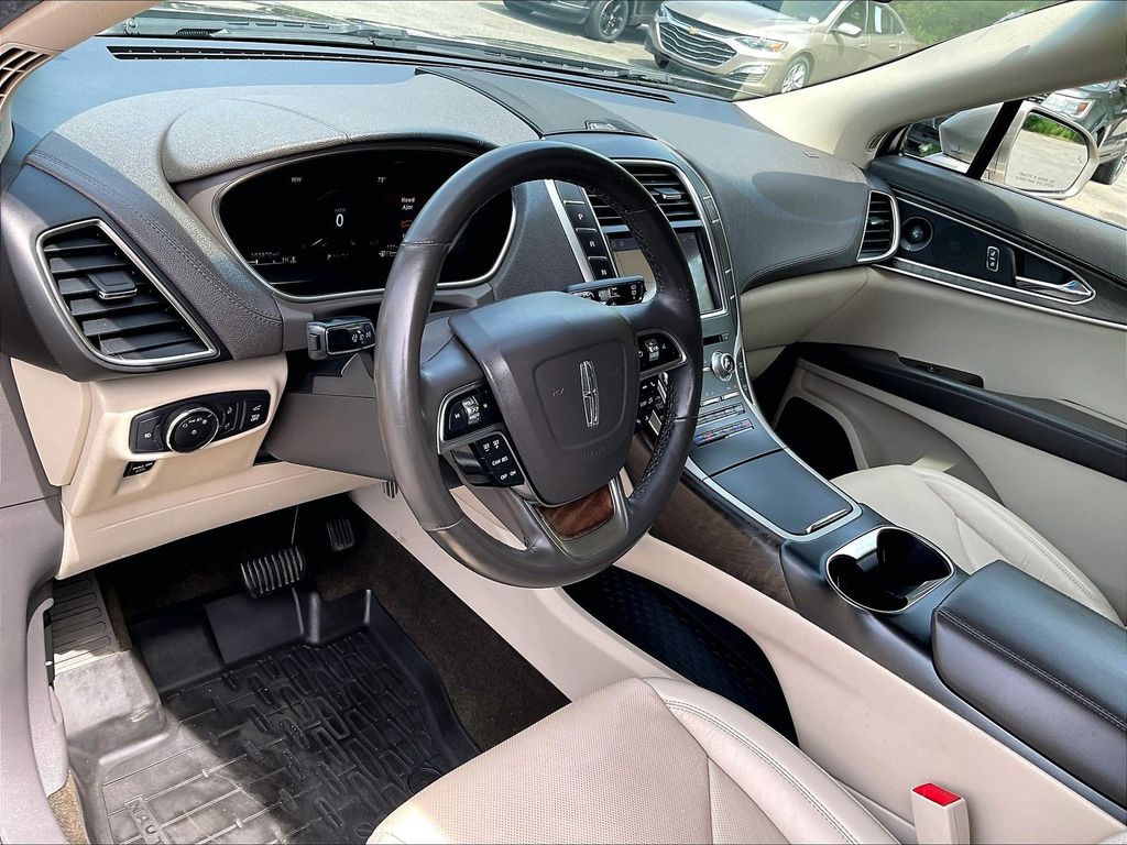 2019 Lincoln Nautilus — photo 8