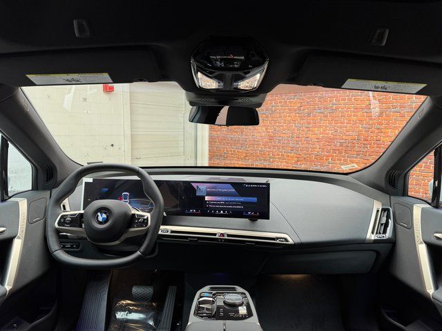 New 2026 White BMW xDrive60 image 12