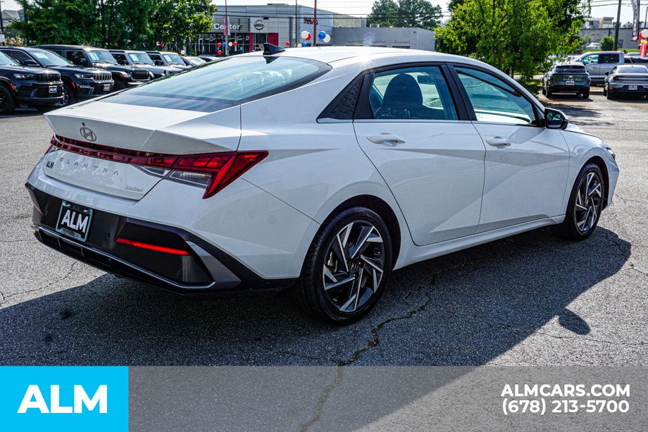Used 2024 White Hyundai Limited image 6