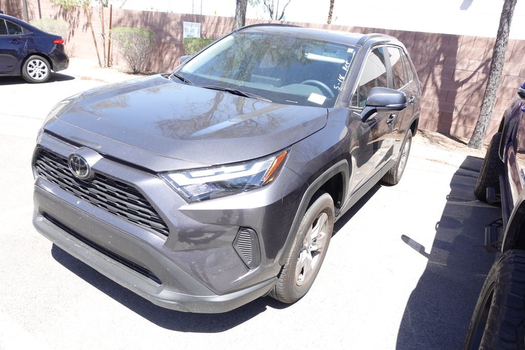 2025 Toyota RAV4 XLE FWD's photo
