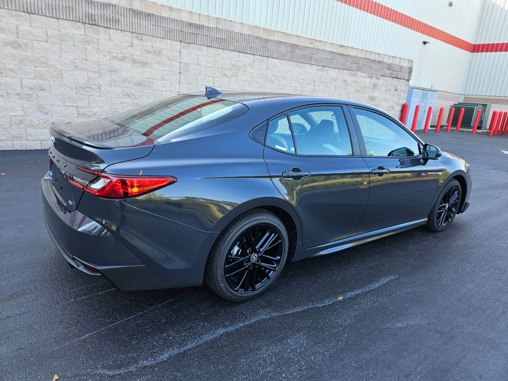 2025 Toyota Camry SE 5