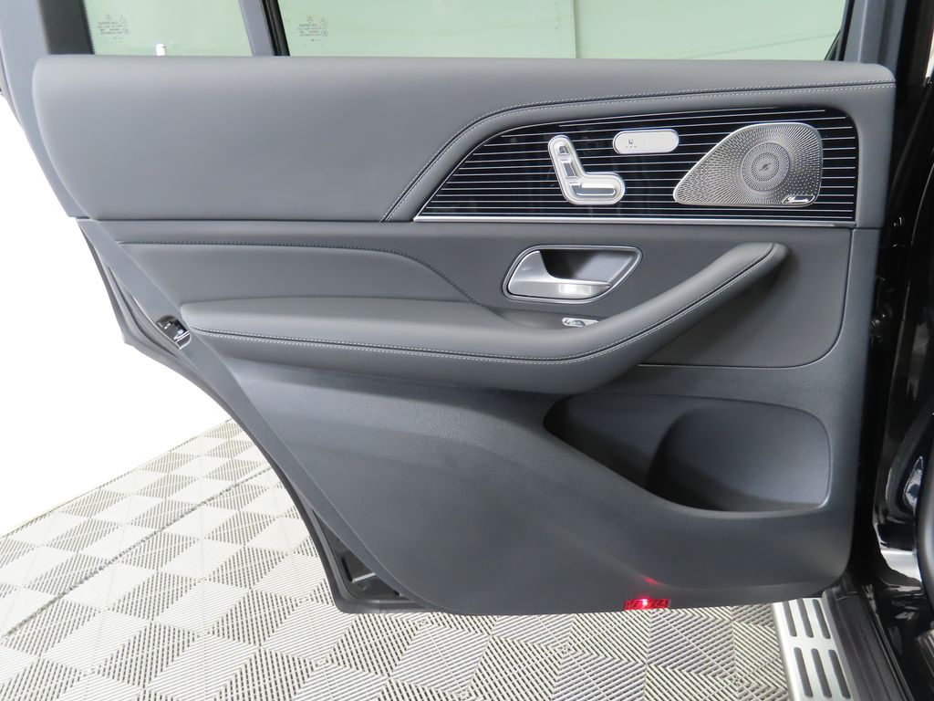 Thumbnail: 2025 Mercedes-Benz GLS - 28