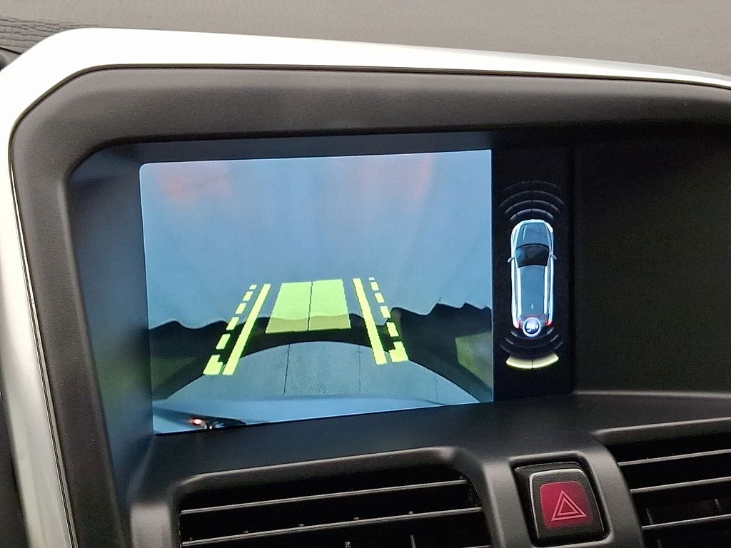 Thumbnail: 2016 Volvo XC60 - 20