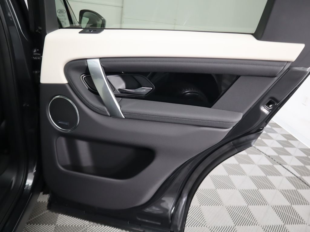 2024 Land Rover Discovery Sport S 28