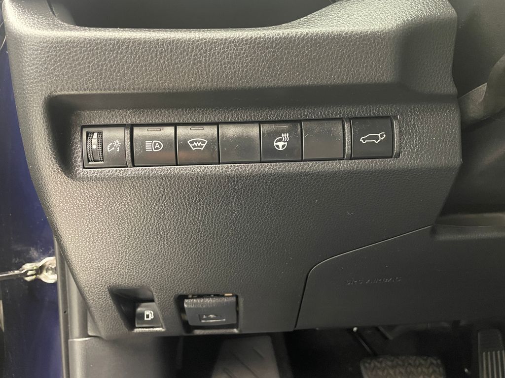 Thumbnail: 2023 Toyota RAV4 - 20