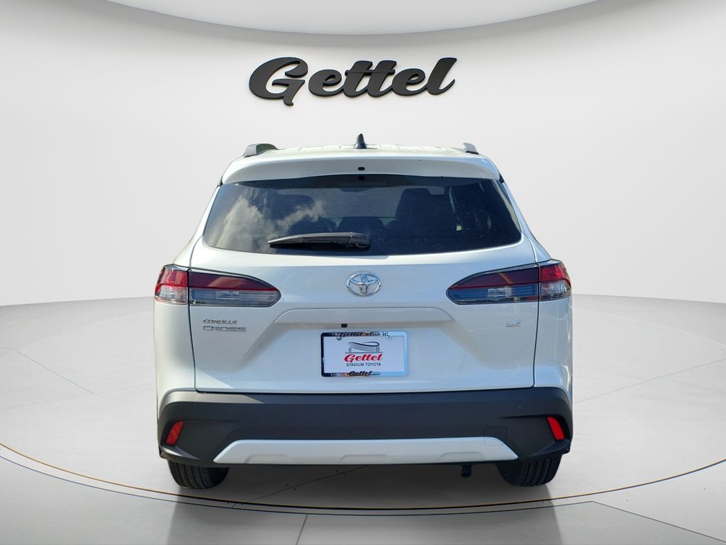 View vehicle photo 5