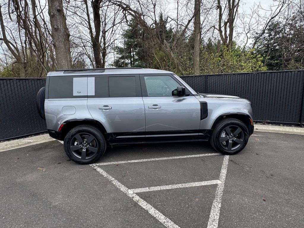 2022 Land Rover Defender 110 27