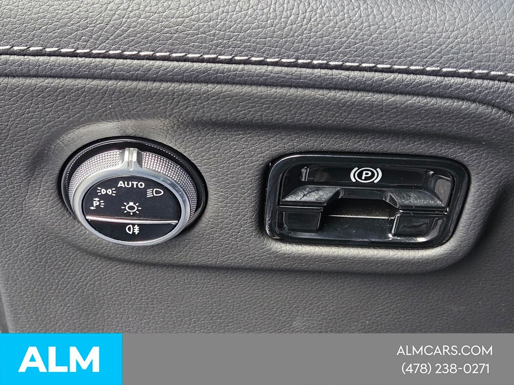 Used 2024  Mercedes-Benz 350 SUV image 28
