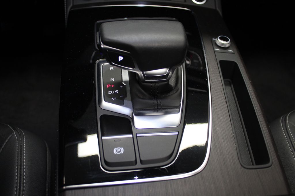 Thumbnail: 2023 Audi Q5 - 15