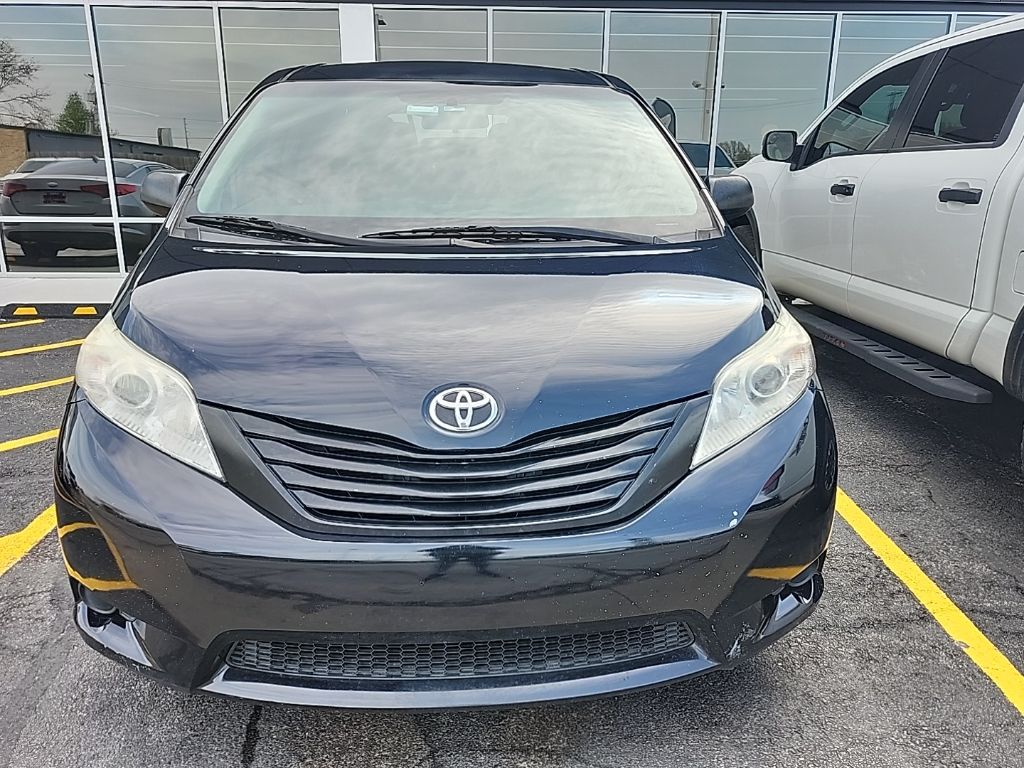 Midnight Black Metallic 2017 Toyota Sienna L 7-Passenger FWD Minivan Front-Wheel Drive 8-Speed Automatic