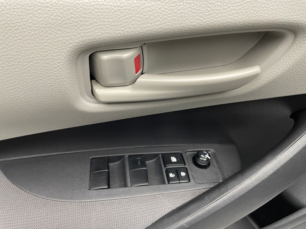 Thumbnail: 2023 Toyota Corolla - 10