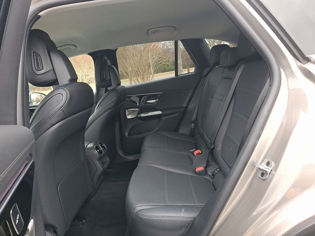 Thumbnail: 2024 Mercedes-Benz GLC - 10