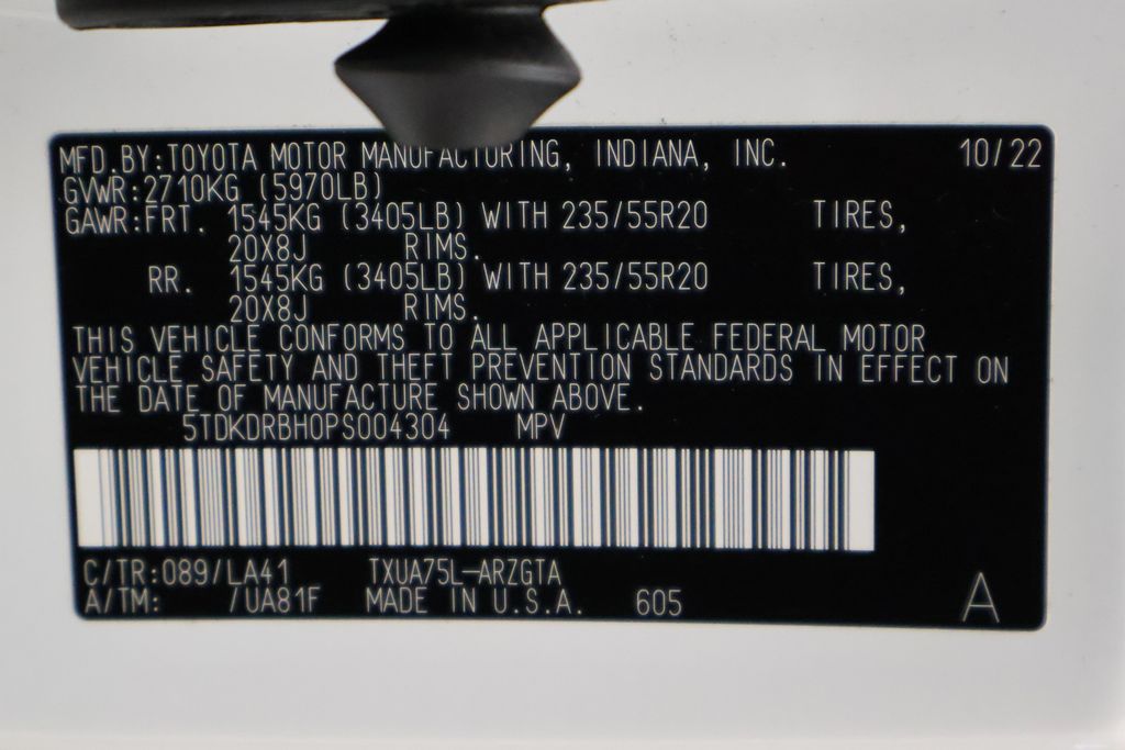 Thumbnail: 2023 Toyota Highlander - 17