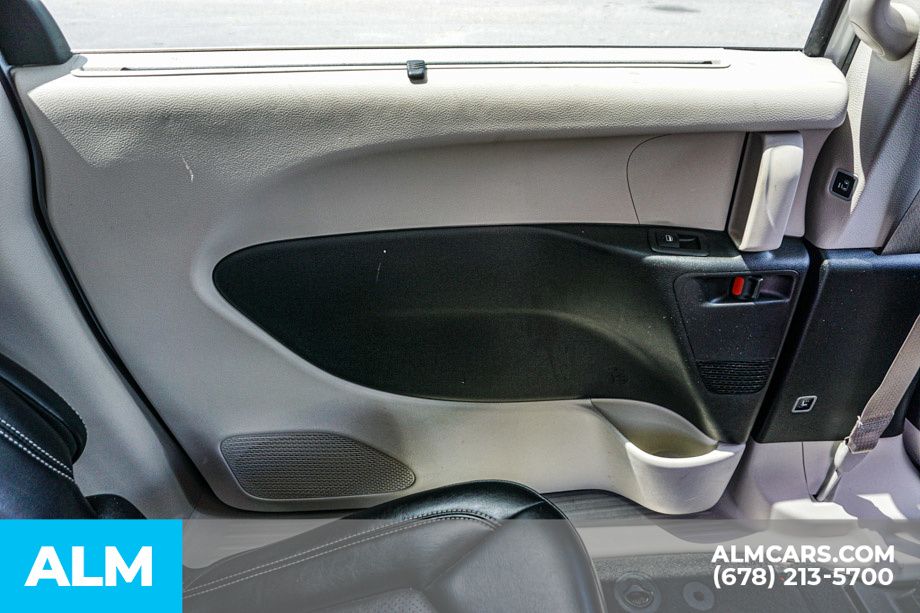 2024 Chrysler Pacifica Touring L photo 31