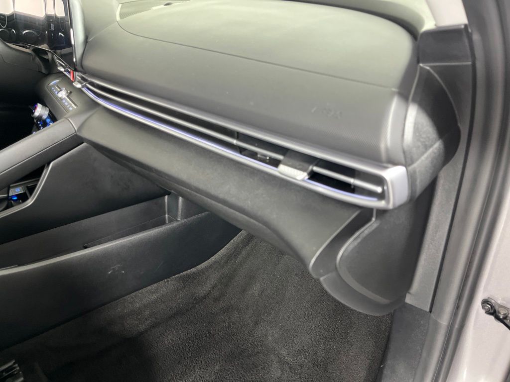 Thumbnail: 2025 Hyundai Elantra - 10