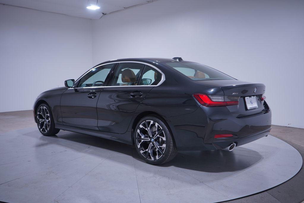 Thumbnail: 2025 BMW 3 Series - 3