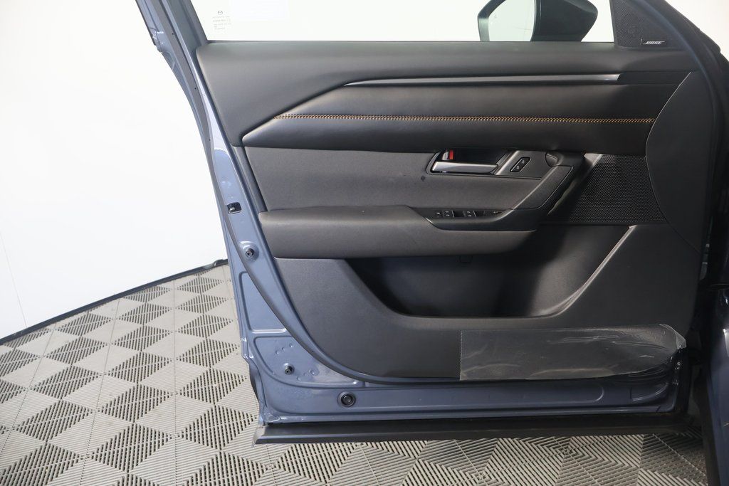 2025 Mazda CX-50  7