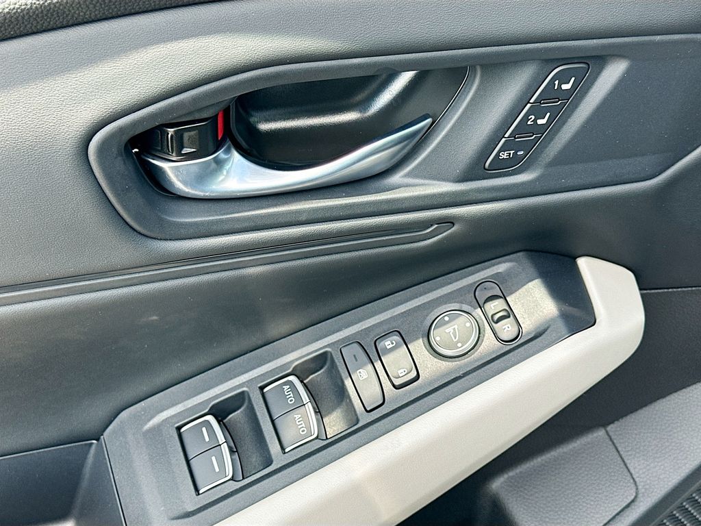 2025 Honda Accord EX-L 19