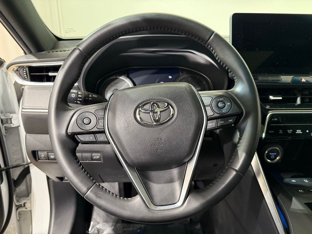 Thumbnail: 2023 Toyota Venza - 24