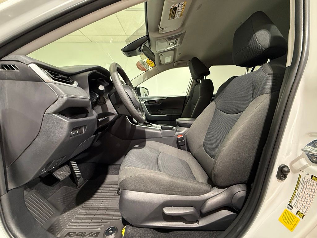 Thumbnail: 2025 Toyota RAV4 - 13