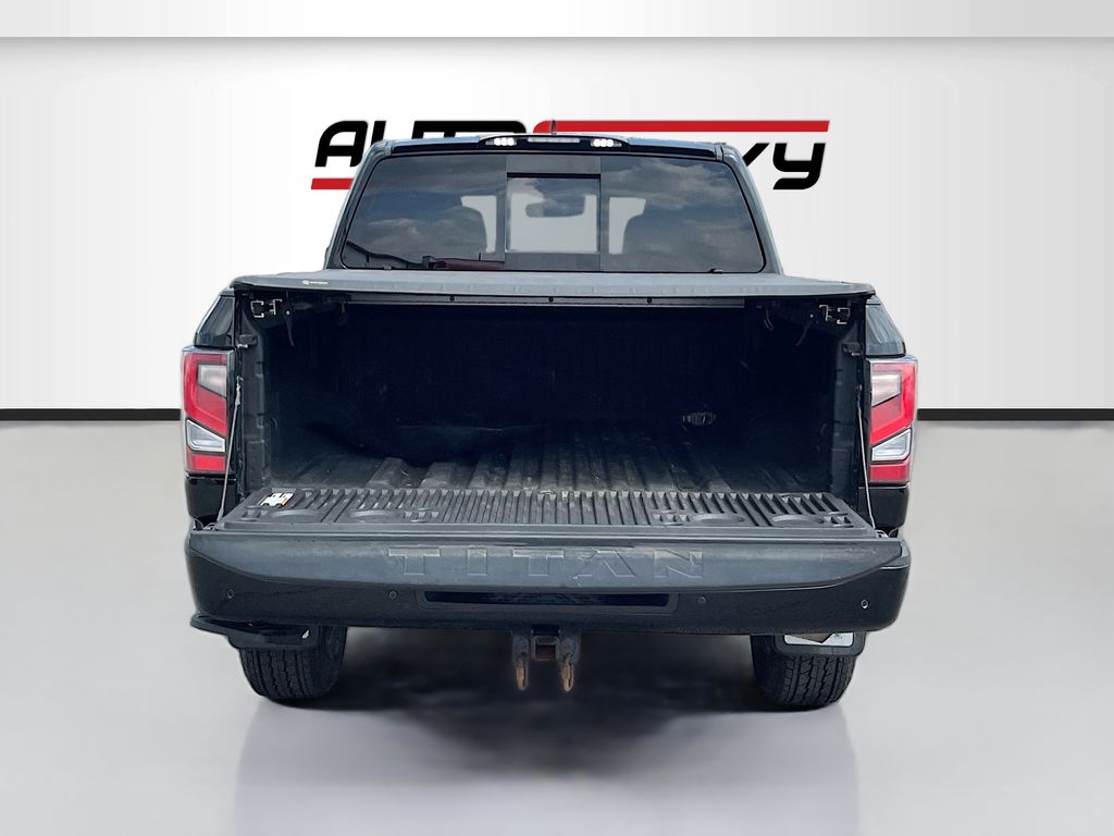 Used 2022 Super Black Nissan PRO-4X image 27