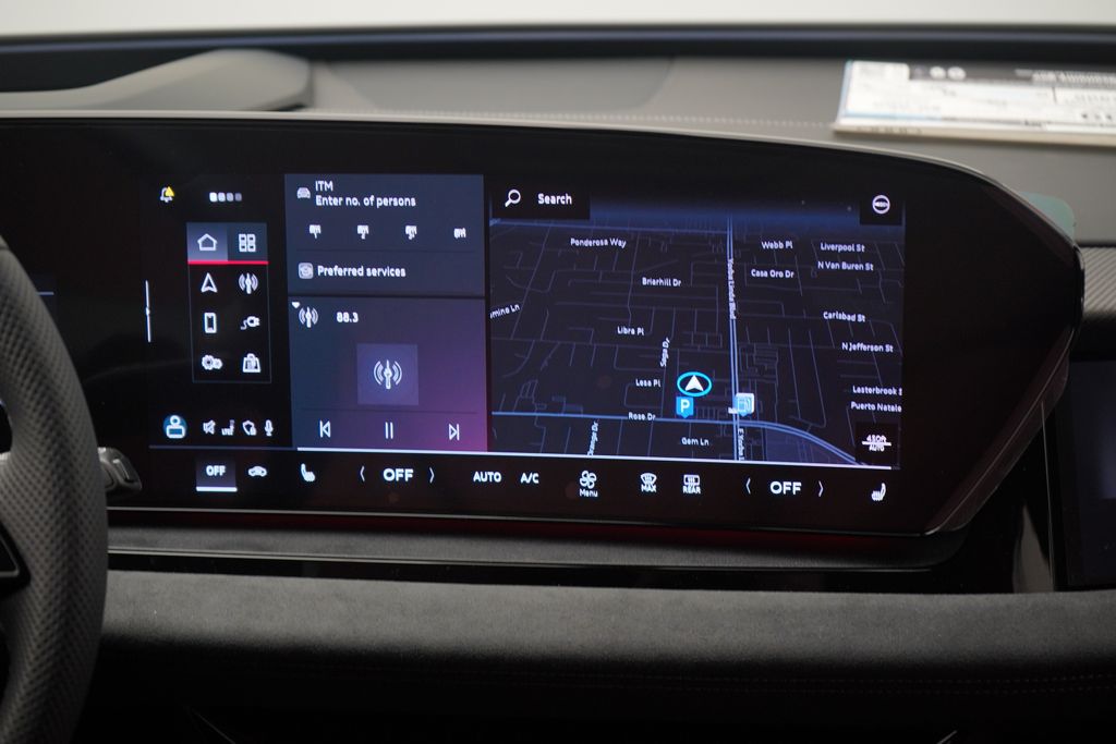 2025 Audi e-tron Premium 10