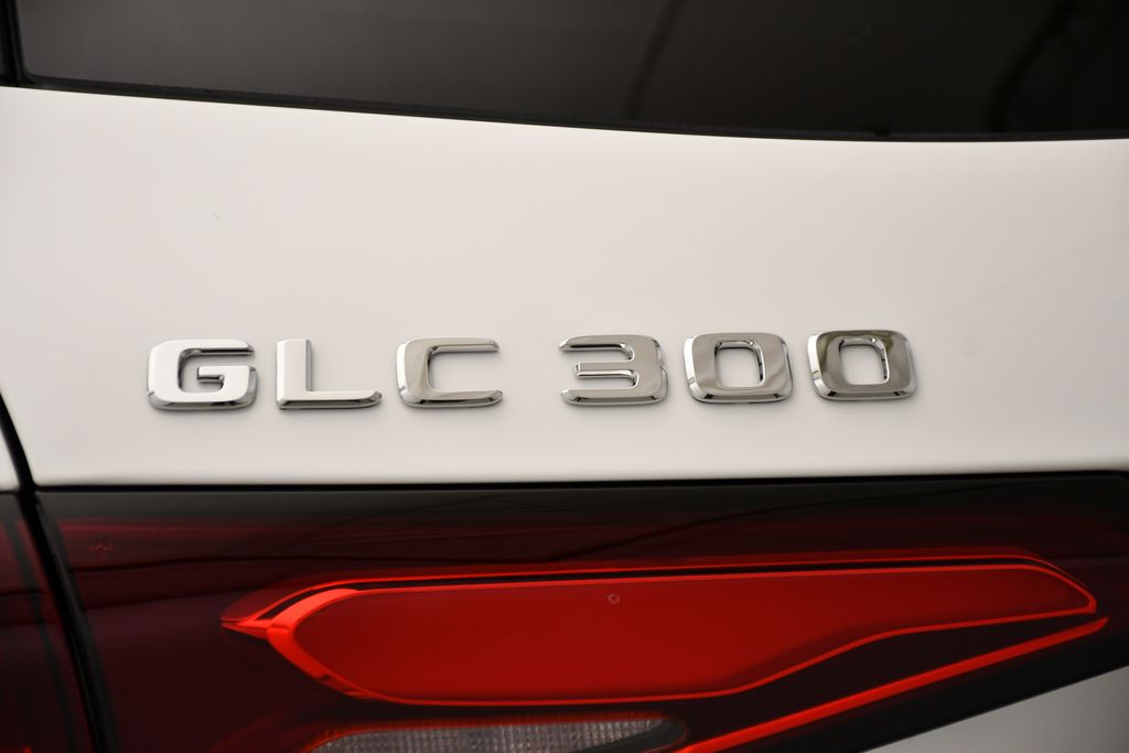 Thumbnail: 2026 Mercedes-Benz GLC - 9