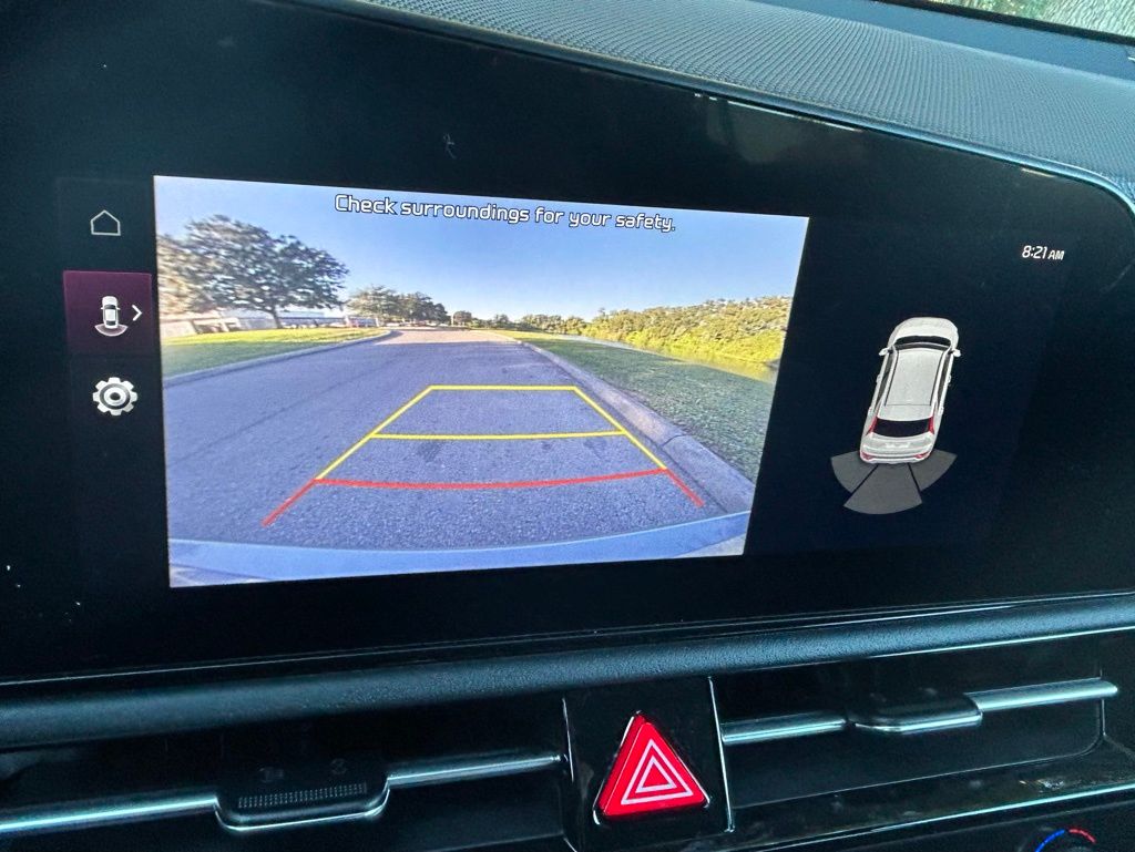 Thumbnail: 2023 Kia Niro - 24