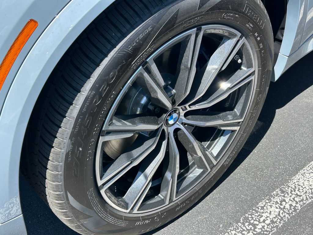 Thumbnail: 2026 BMW X5 - 3