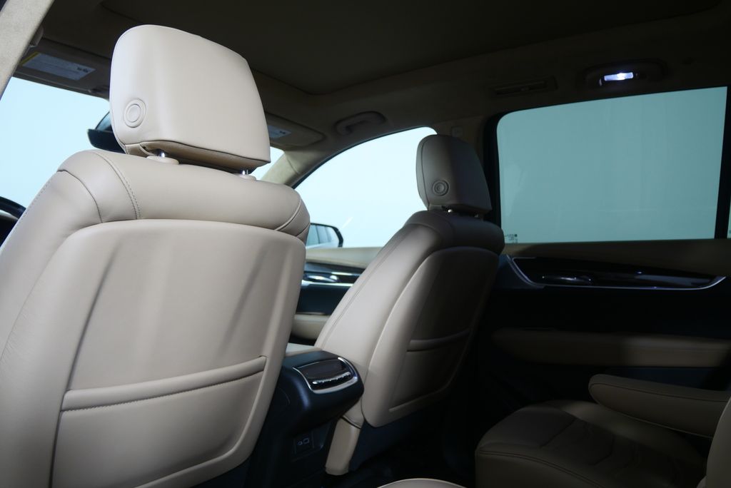 Thumbnail: 2024 Cadillac XT6 - 21