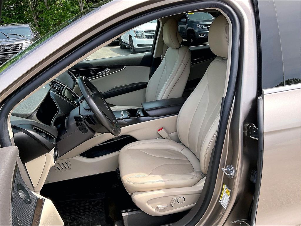2019 Lincoln Nautilus — photo 10