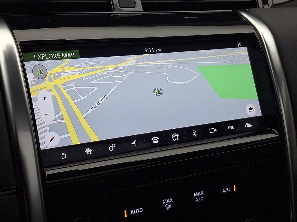 Thumbnail: 2020 Land Rover Discovery Sport - 18