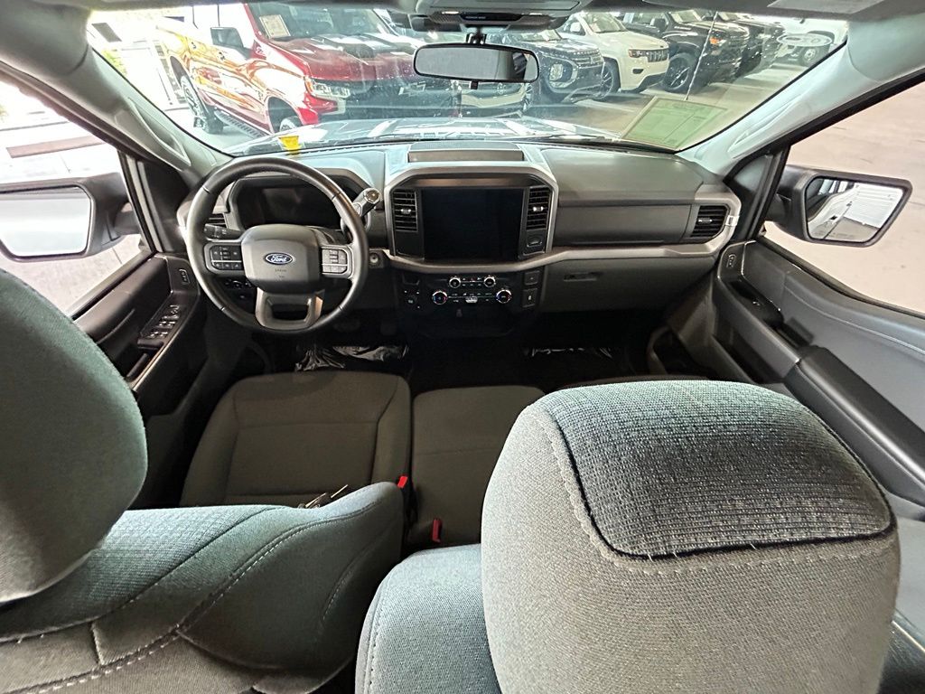 Used 2025 Silver Metallic Ford XLT image 24