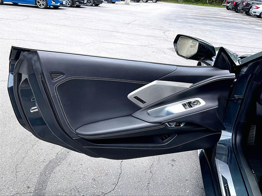 2020 Chevrolet Corvette — photo 9