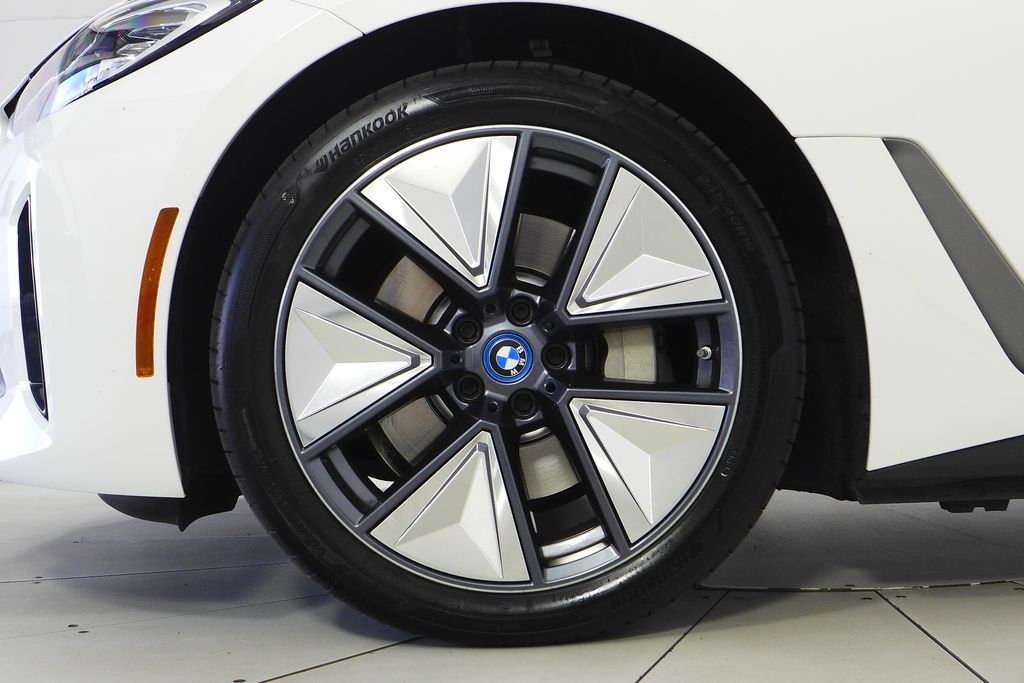 Thumbnail: 2023 BMW i4 - 5
