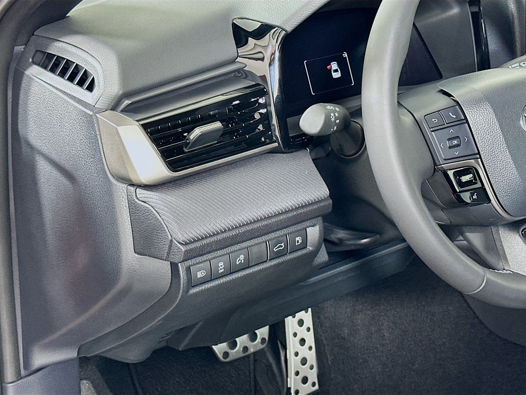 Thumbnail: 2025 Toyota Camry - 10