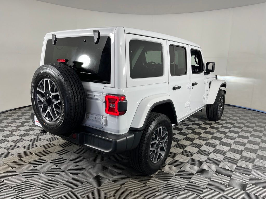Thumbnail: 2024 Jeep Wrangler - 15