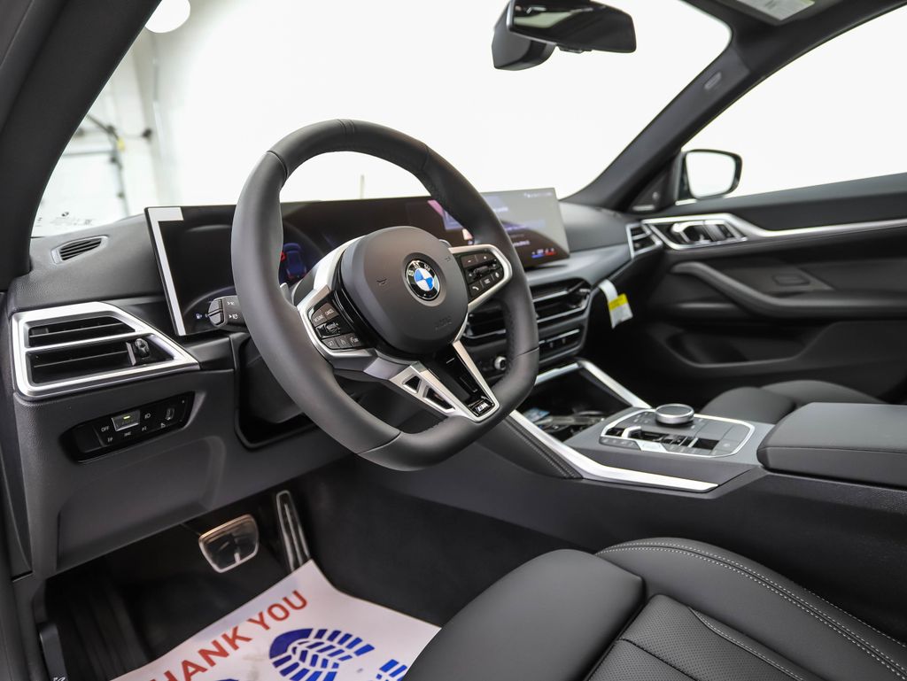 Thumbnail: 2025 BMW 4 Series - 10