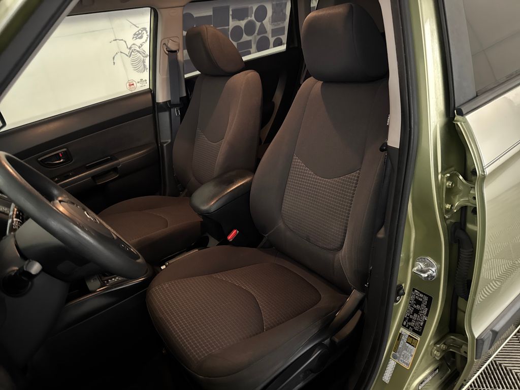 Used 2012 Green Kia Base image 17