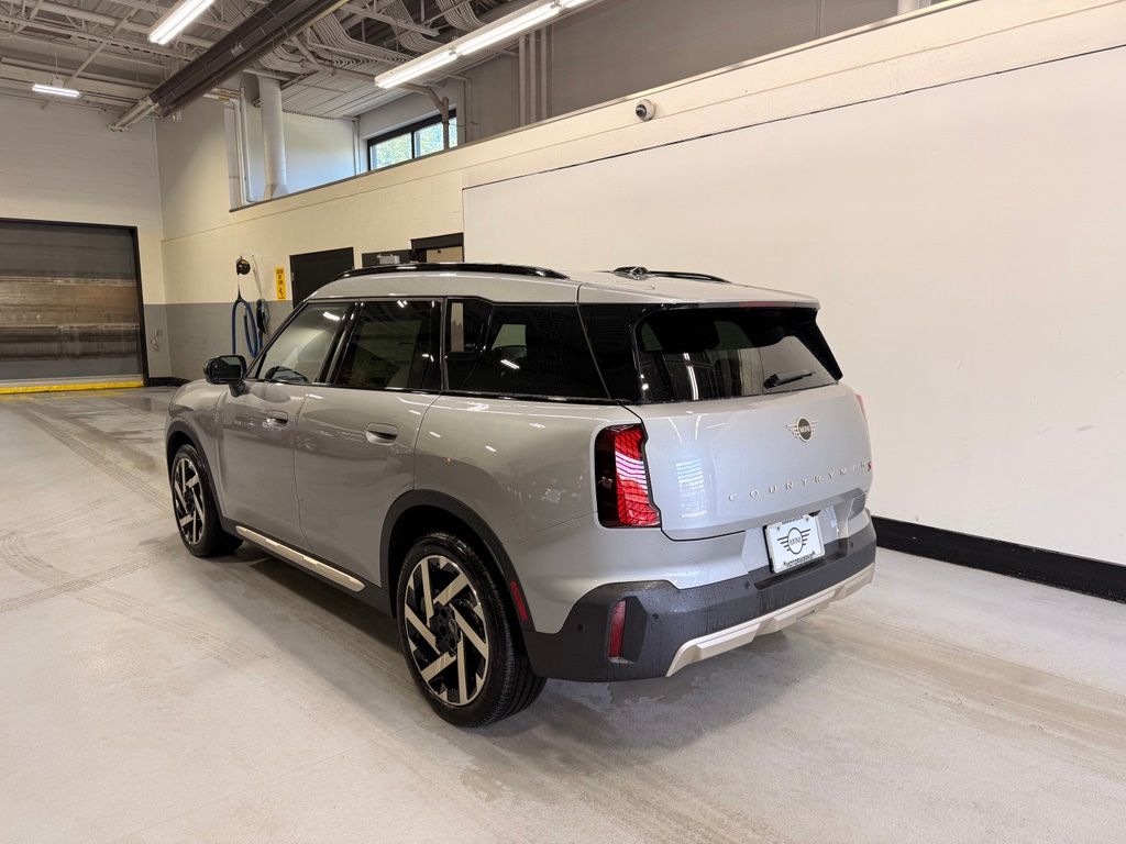 Thumbnail: 2027 MINI Cooper Countryman - 3
