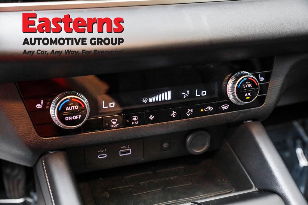 Used 2023 Blue Mitsubishi SE image 19