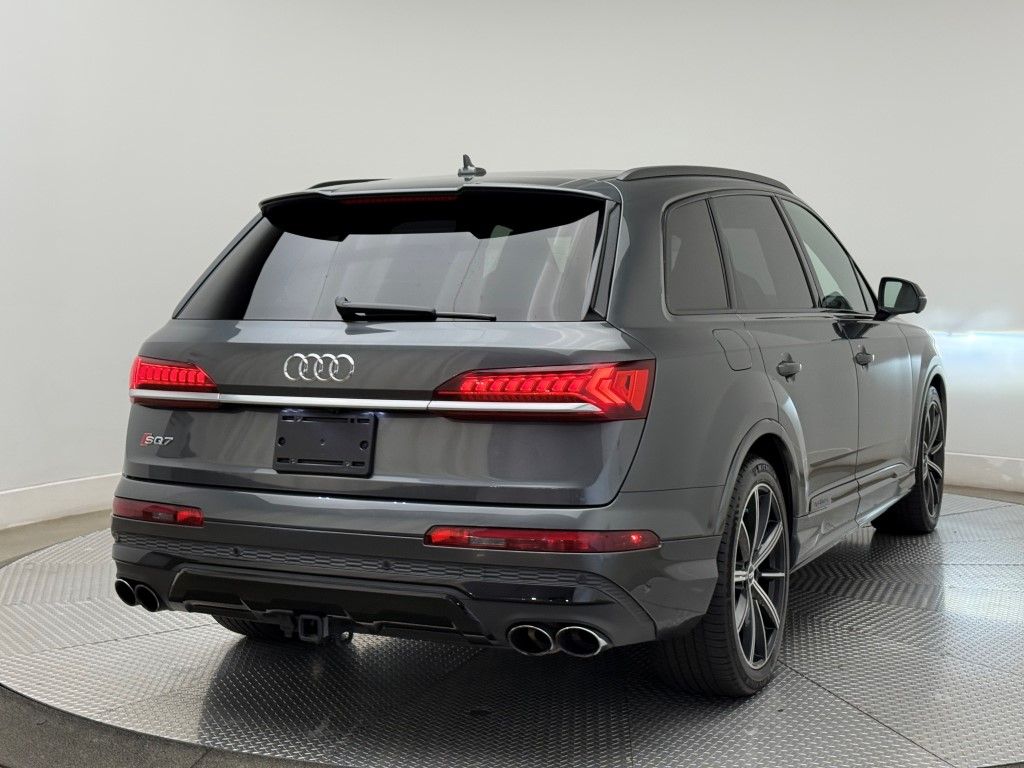 Thumbnail: 2021 Audi SQ7 - 13