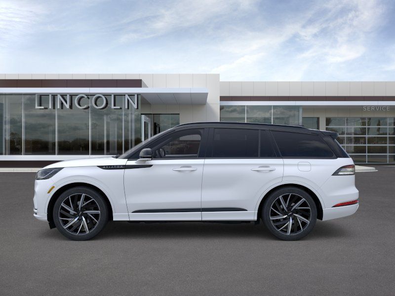 Thumbnail: 2026 Lincoln Aviator - 3